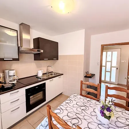 Nevenka By Interhome