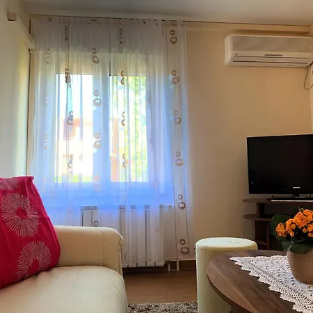 Nevenka By Interhome *