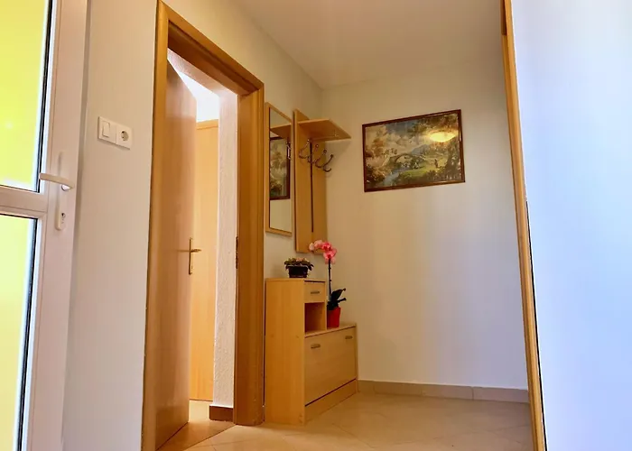 Nevenka By Interhome Čižići